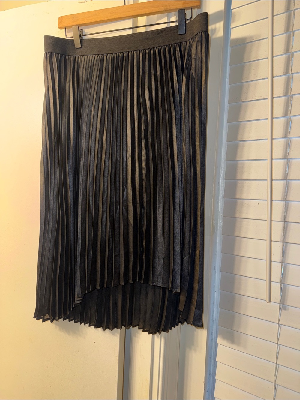 Thalia Sodi Black Asymmetrical Pleated Midi Skirt